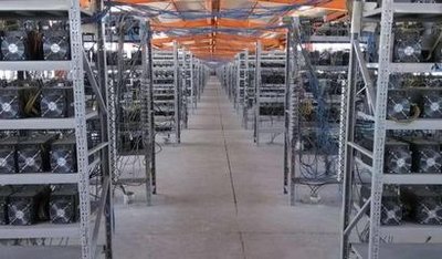 A large-scale mining operation showcases how economies of scale can reduce overhead and increase profit margins.
